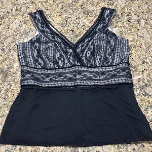 Ann Taylor Elegant Lace bodice with Chiffon Waist, fully lined